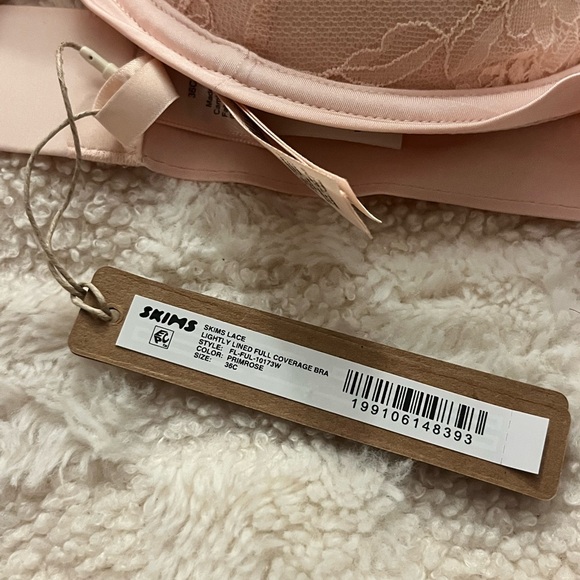 SKIMS Lace Full Coverage Bra - Picture 3 of 4